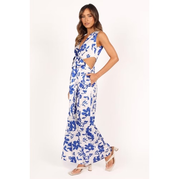 NWT Petal and Pup Womens Lulu Wrap Front Jumpsuit - Blue Floral L - Picture 2 of 5